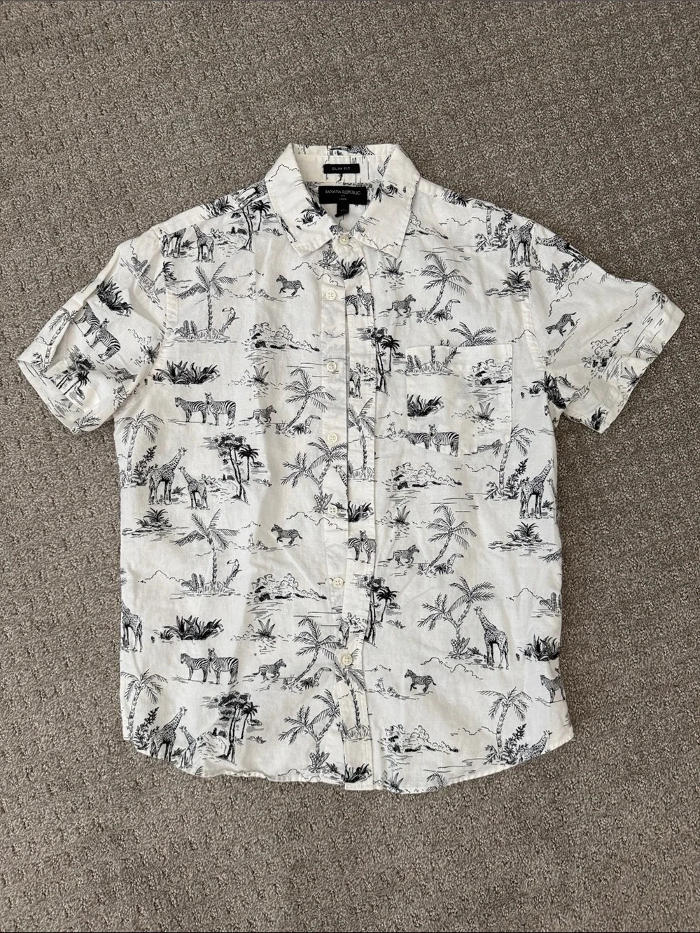 Banana Republic White Short Sleeve Button-Down Shirt with Black Safari Sketch